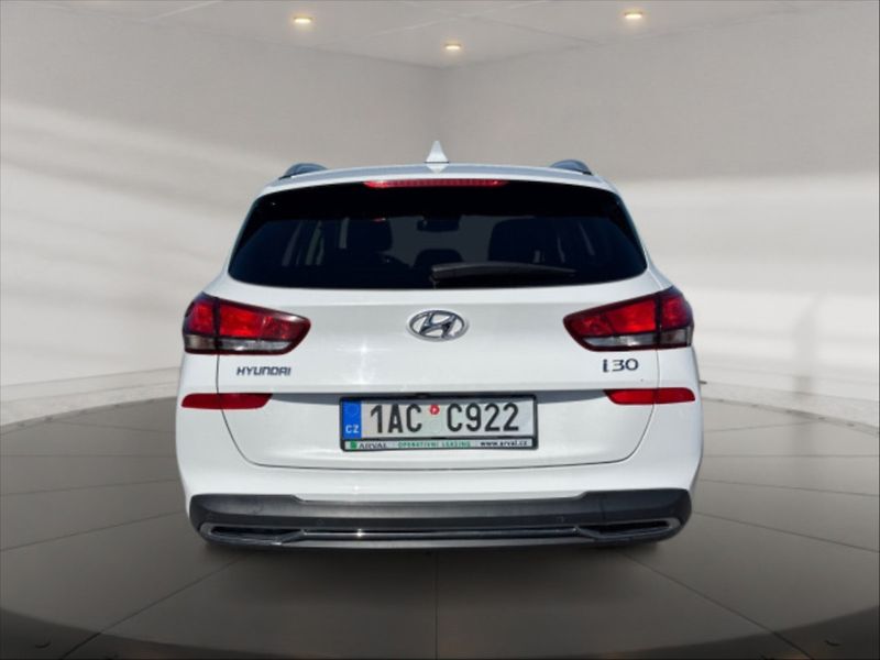 Hyundai i30 1,5 T-GDI Smart 5d - fotka 3 z 10