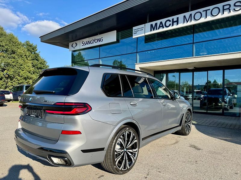 BMW X7 40xd Masáže N.náprava N.topení - fotka 12 z 28