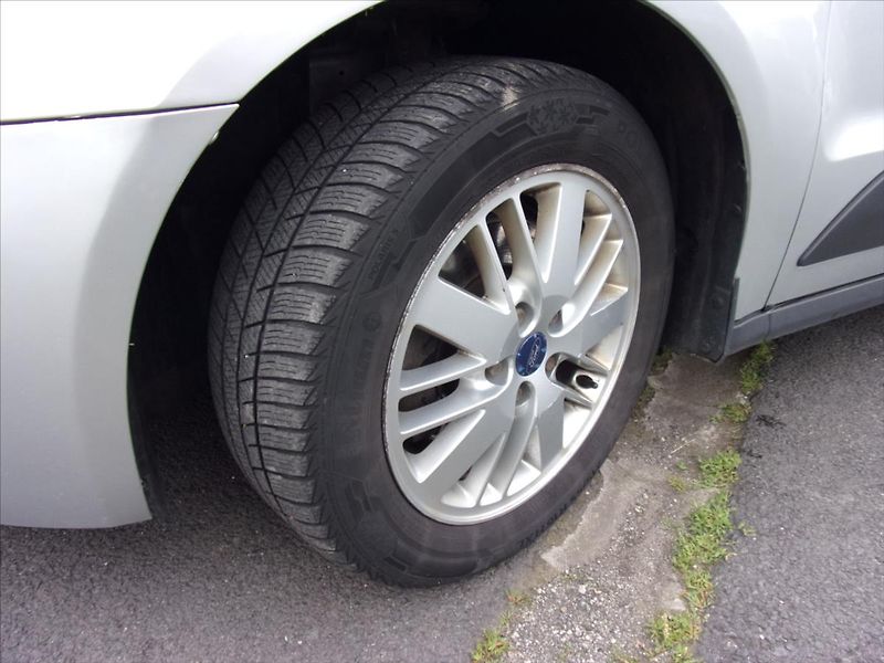 Ford Tourneo 1,6 TDCI  Connect - fotka 23 z 23