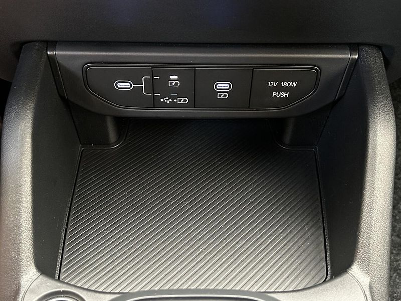 Kia K4 1.6 T-GDi EXCLUSIVE 110 KW (20 - fotka 23 z 31