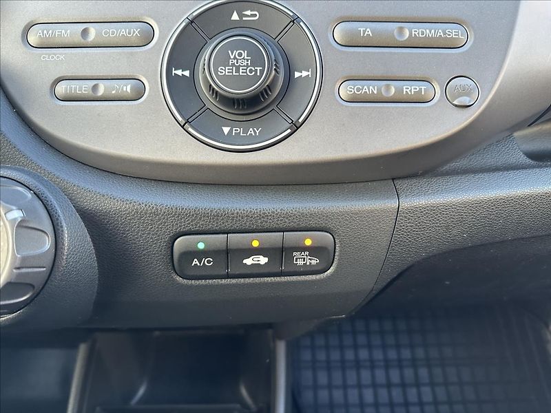 Honda Jazz 1,2 - fotka 17 z 20