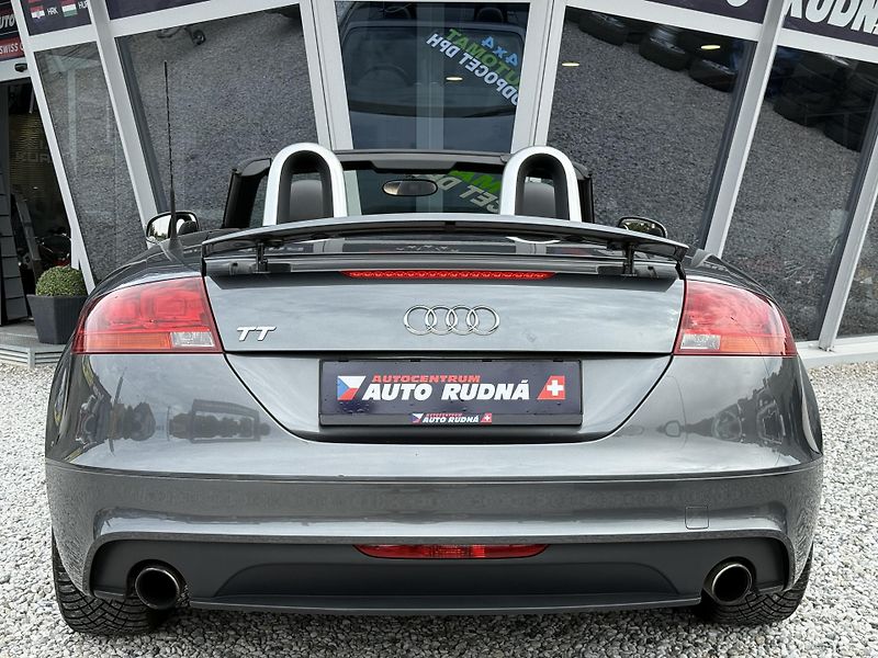 Audi TT 2,0 TFSI REZERVACE - fotka 13 z 40
