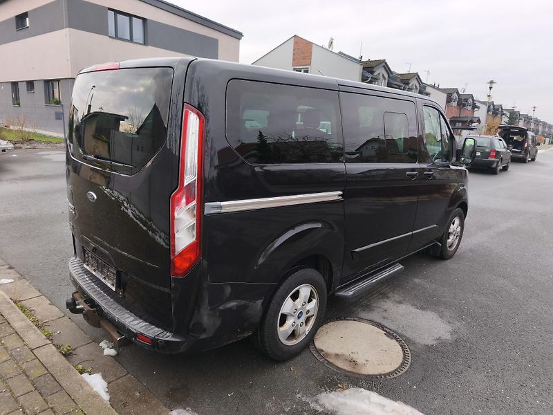 Ford Tourneo Custom (2016) 2:2TDCI-116KW-9 MÍST - fotka 14 z 28