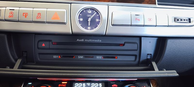 Audi A8 (2013) Audi A8, Audi A8L 4.2 V8, LONG - fotka 64 z 65