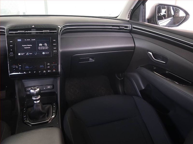 Hyundai Tucson (2022) 1.6 T-GDI - fotka 8 z 13