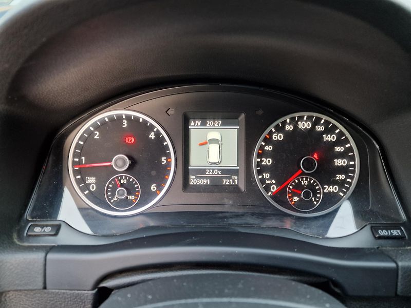 Volkswagen Tiguan 2,0TDI 4x4 LIFE NAVI TZ - fotka 13 z 19