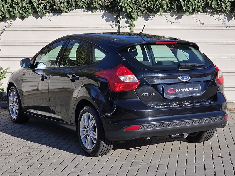 Ford Focus 1,6 Ti-VCT Tažné z. ČR 2.maj 1 - fotka 4 z 22
