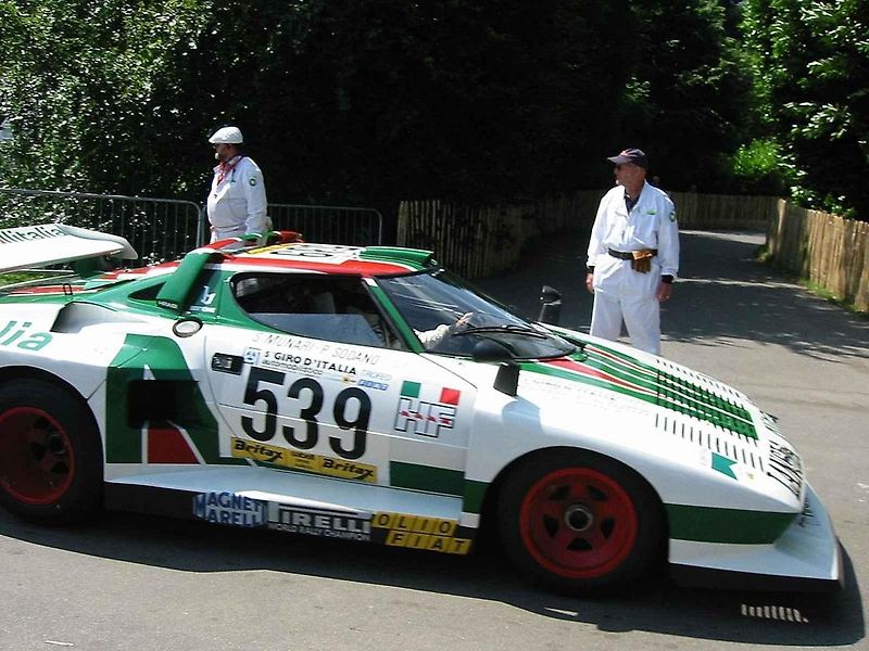 Trojice Munari, Ballestrieri a Barbasio u prototypu Lancie Stratos v Turíně v roce 1971.