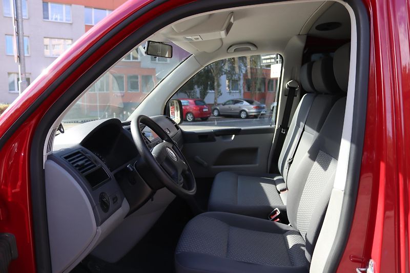 Volkswagen Transporter T5 1.9 TDI 77 kW | 9 MÍST - fotka 15 z 27