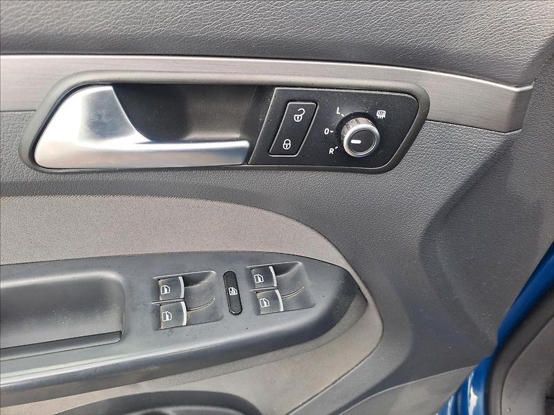 Volkswagen Touran 1,4 i CNG KOUPENO CZ - fotka 9 z 15