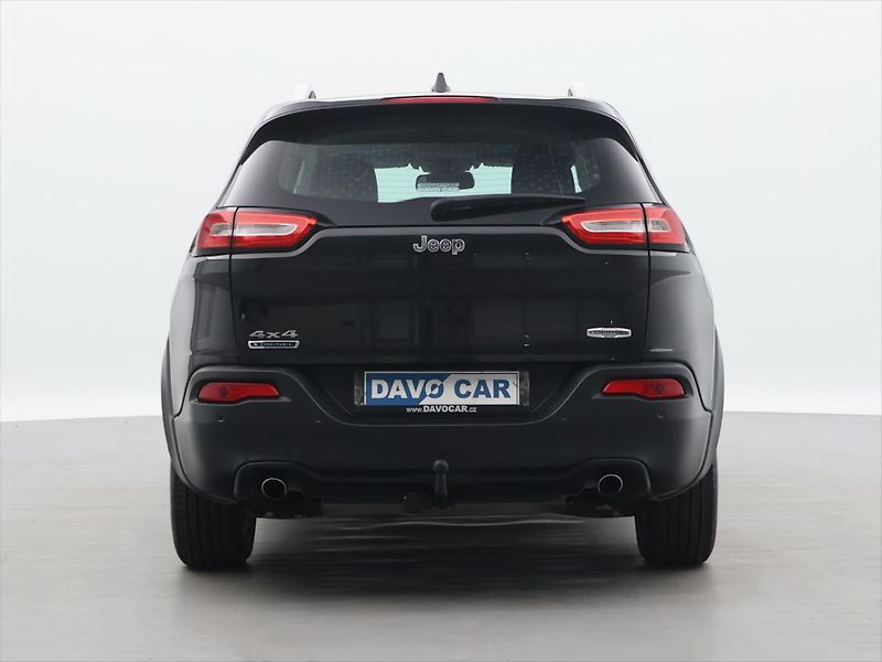 Jeep Cherokee 2,0 CRDI 125kW Aut. 4x4 - fotka 6 z 31