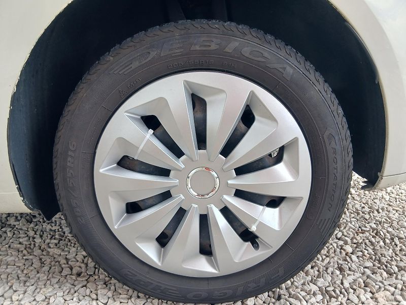 Volkswagen Touran 2.0 TDi - fotka 38 z 42