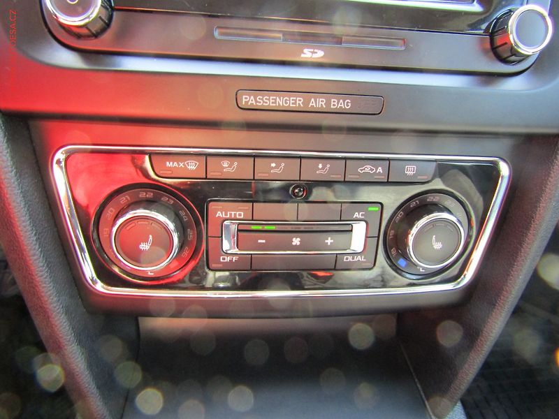 Škoda Superb (2009) 2.0TDi, ČR, Xenon, AC - fotka 19 z 23