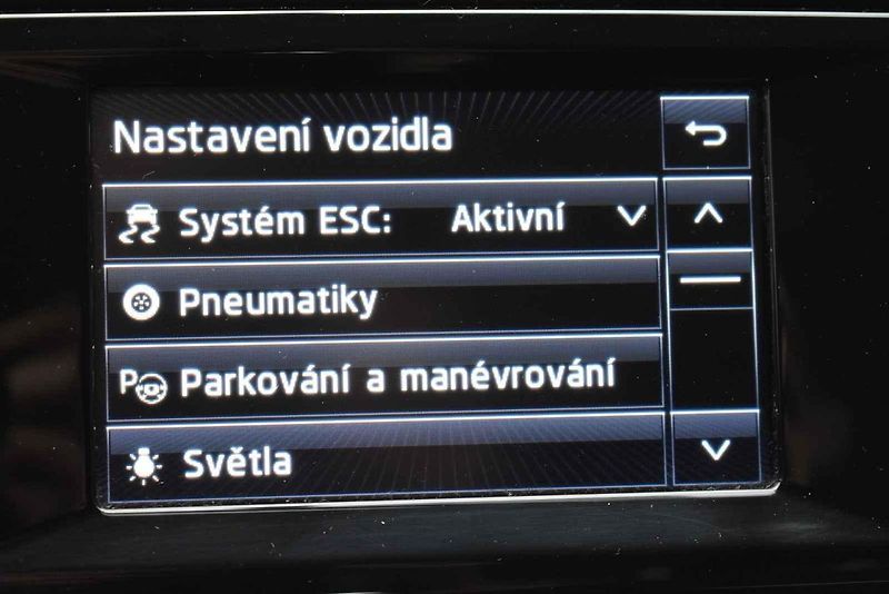 Vůz jsme testovali na trase vedoucí z Prahy do severních Čech