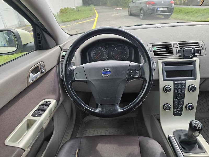 Volvo S40 (2007) 2.0D  - fotka 13 z 17