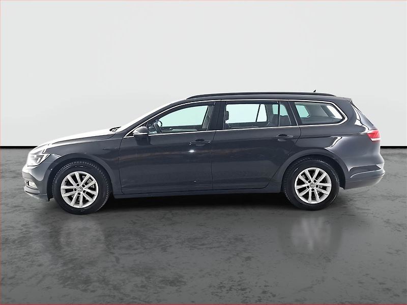 Volkswagen Passat (2017) 2.0 TDI, Automat, Navi - fotka 3 z 21