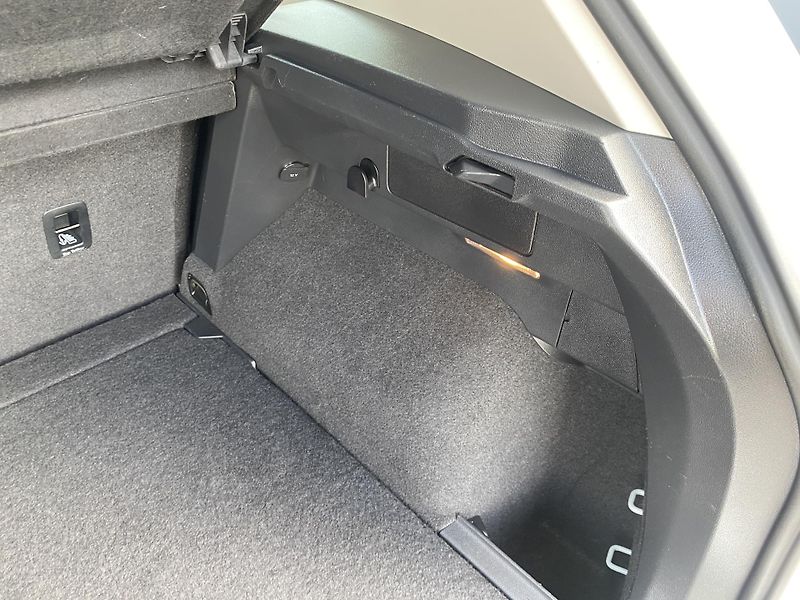 Volkswagen Tiguan 1.4 TSI 92kW -1xMAJ.-ALU-TAŽNÉ - fotka 34 z 46