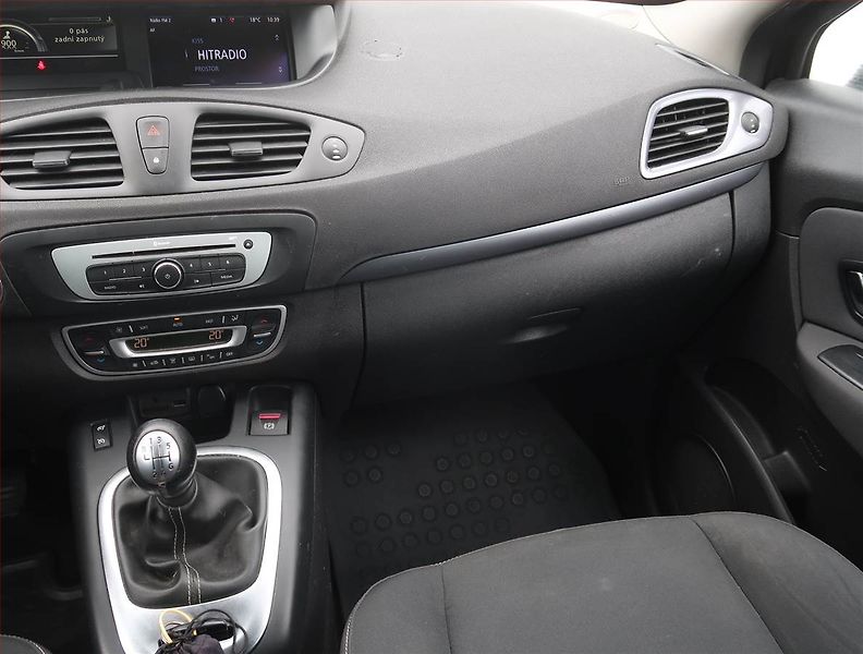 Renault Grand Scénic (2015) Limited 1.5 dCi, Serv.kniha - fotka 8 z 21