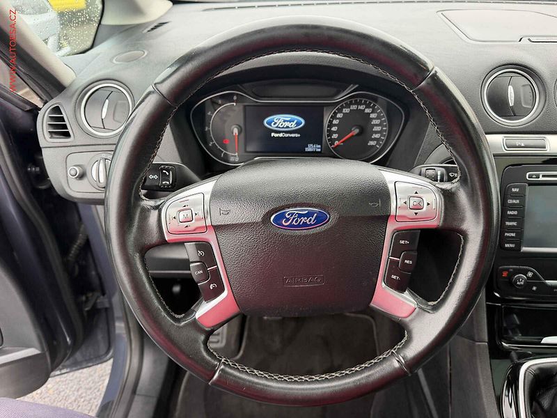 Ford Galaxy (2012) 2.2 TDCi, Titanium, xenon - fotka 12 z 16