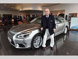 Barry High a jeho Lexus LS 600h L Centenary Celebration Edition.