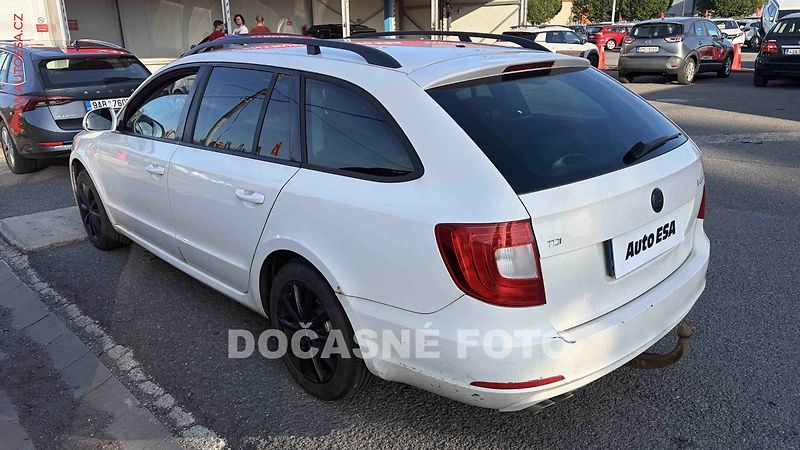 Škoda Superb (2012) 2.0TDi, ČR - fotka 2 z 3