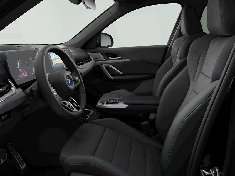 BMW iX1 eDrive20 - fotka 2 z 5