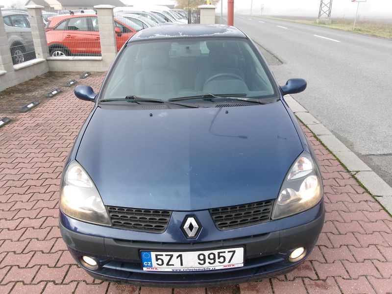 Renault Clio (2003) 1,2 16V AUTOKLIMA - fotka 4 z 21