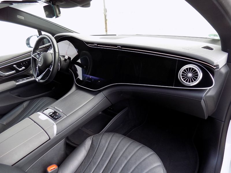 Mercedes-Benz EQS (2022) 580/AMG-Line/4-Matic/Full-LED/ - fotka 17 z 47