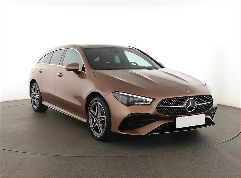 Mercedes-Benz CLA (2023) AMG Paket 250 e - fotografie inzerátu