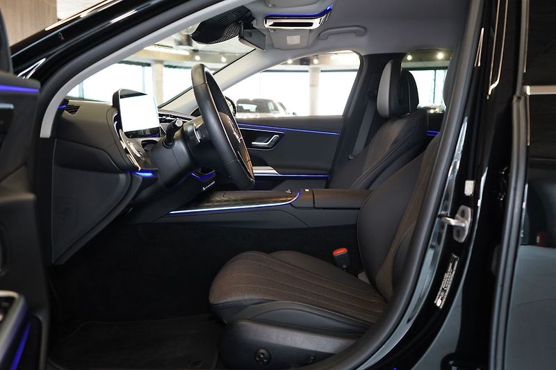 Mercedes-Benz Třídy E 220d 4MATIC, KEYLESS,DISTRONIC - fotka 16 z 43