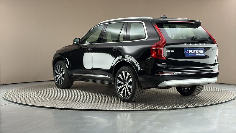 Volvo XC90 2.0 B5 AUT AWD Inscription - fotka 2 z 32