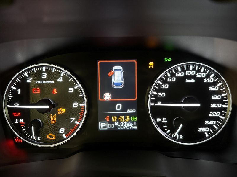 Subaru Outback 2.5i Touring Lin., CZ, 1. maj - fotka 24 z 48