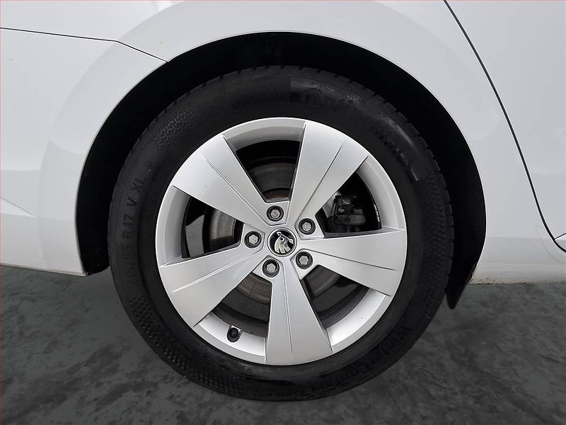 Škoda Superb (2020) Laurin&Klement 2.0 TDI - fotka 15 z 21