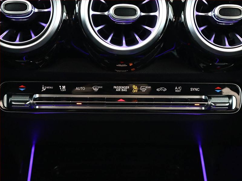 Mercedes-Benz GLB (2020) AMG line 250 4MATIC - fotka 10 z 19