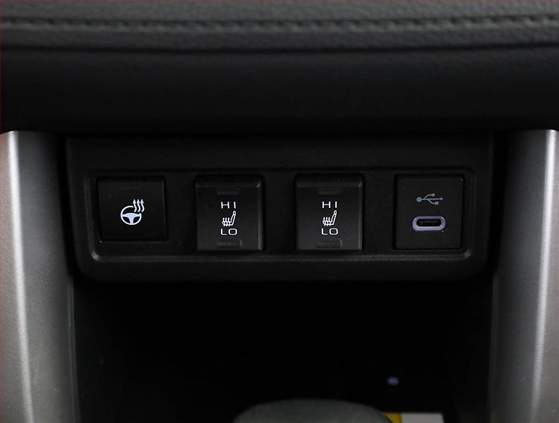 Toyota Corolla Cross (2024) 2.0 Hybrid 2WD - fotka 13 z 19