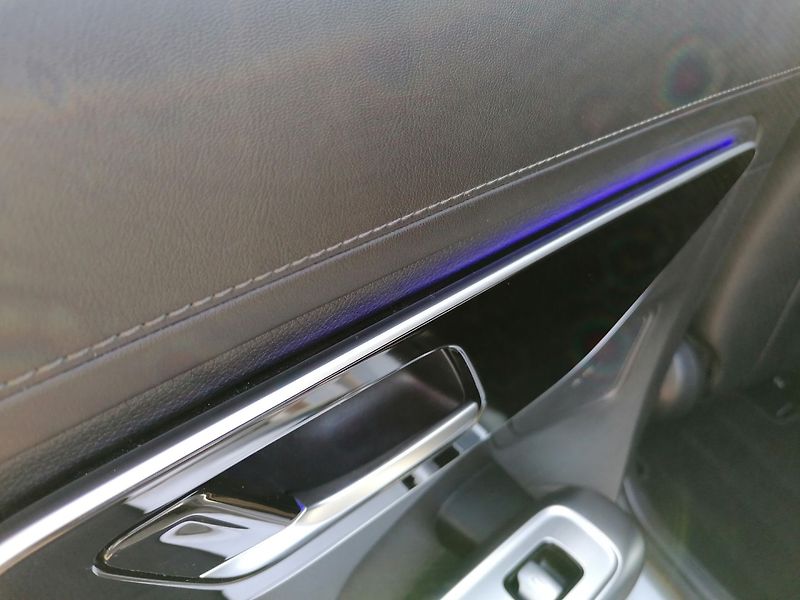 Mercedes-Benz Třídy C (2022) 200 D AMG - fotka 23 z 42