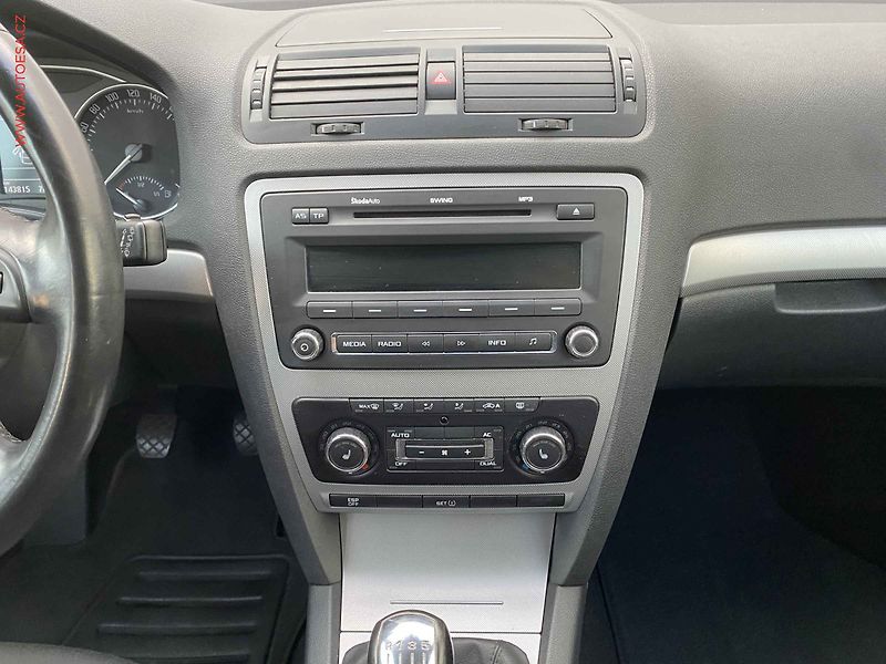 Škoda Octavia (2009) 1.4 TSi, Elegance - fotka 12 z 16