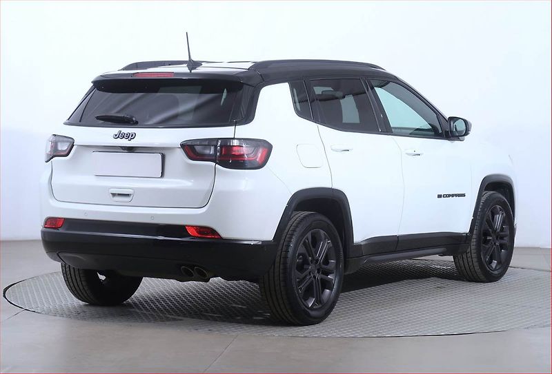 Jeep Compass (2021) 1.3 T-GDI, Automat, Serv.kniha - fotka 5 z 22