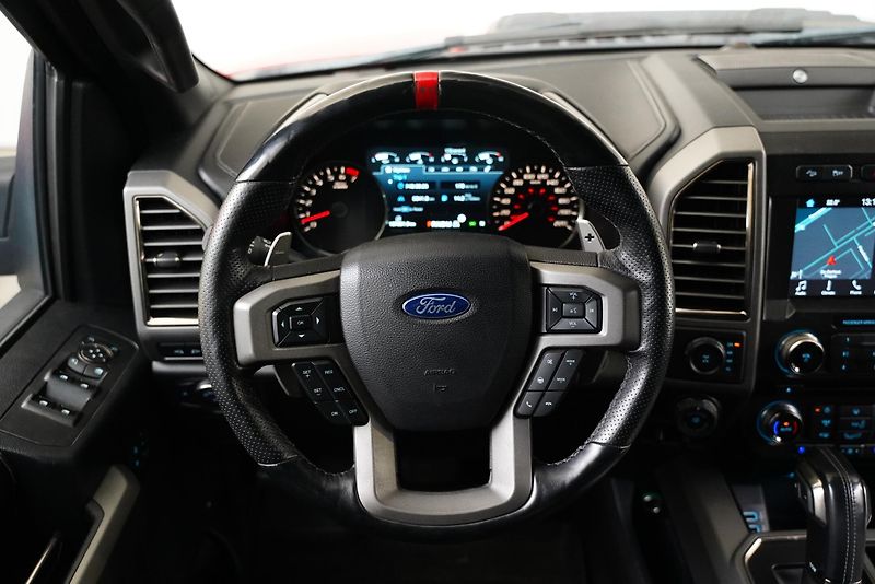 Ford F-150 - fotka 17 z 28