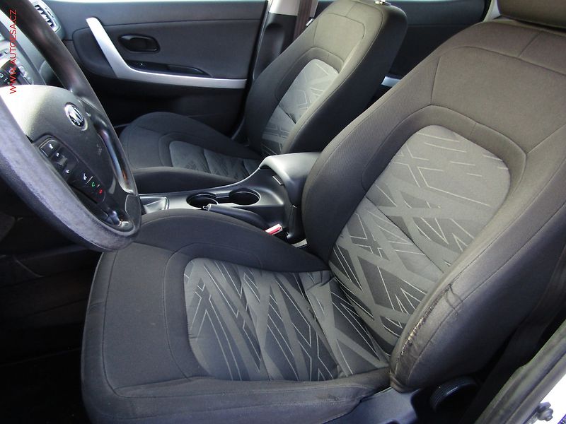 Kia Ceed (2014) 1.4 CRDi, ČR, AC, TZ, temp - fotka 9 z 15