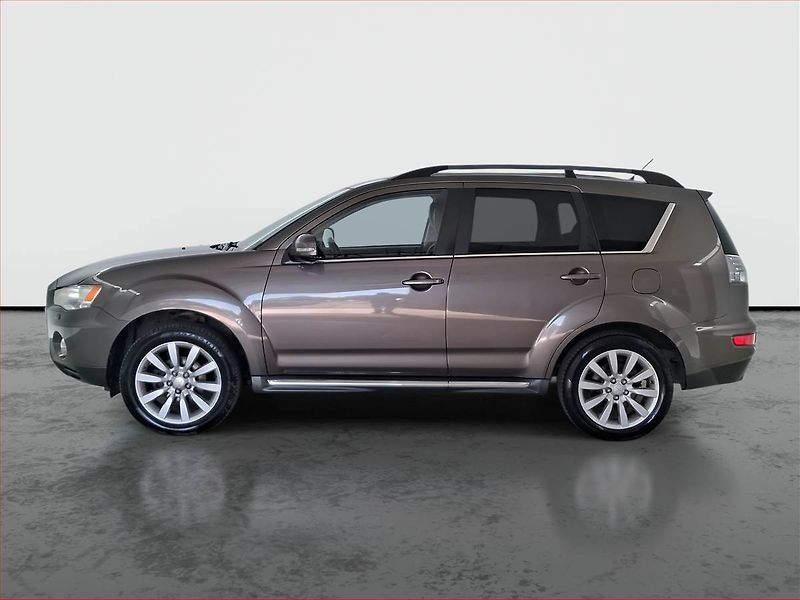 Mitsubishi Outlander (2013) 2.2 DI-D, 4X4, 7 míst - fotka 3 z 21