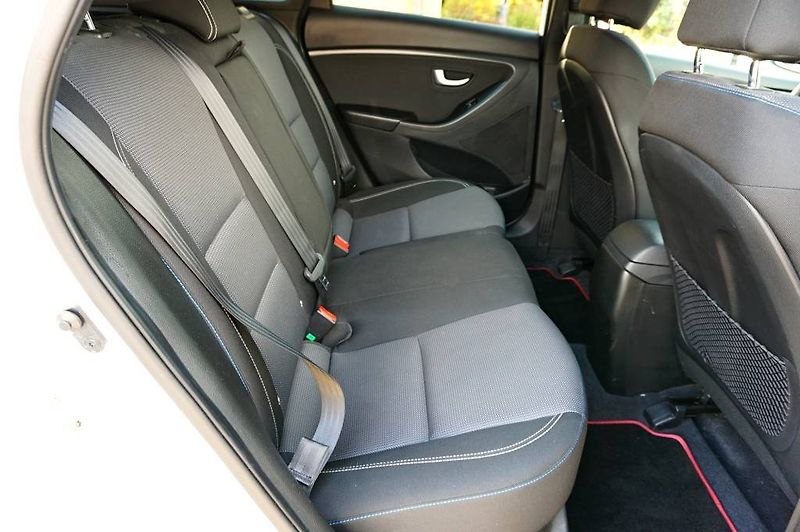Hyundai i30 (2016) CZECH GO! 1,6 GDI 99 kW - fotka 15 z 44