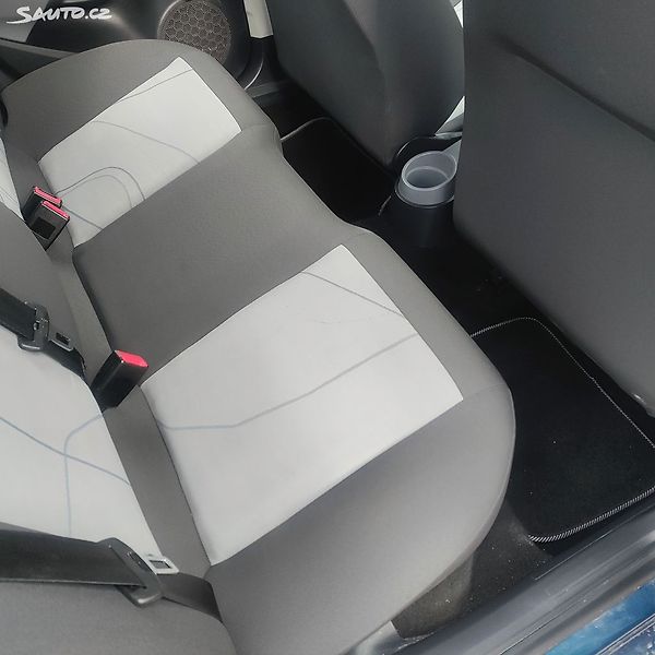 Seat Ibiza KRÁSNÁ,65KM,SERVISKA,1MAJ71LET - fotka 10 z 23