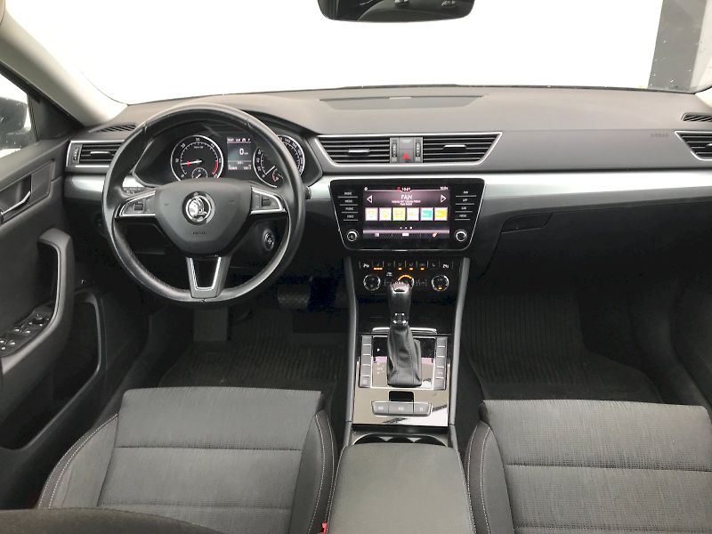 Škoda Superb (2018) COM GRT AMB plus TD 110/2.0 A7 - fotka 13 z 27
