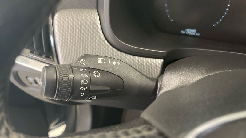 Volvo V90 (2018) Kombi Inscription 2.0 TDI 110k - fotka 22 z 38