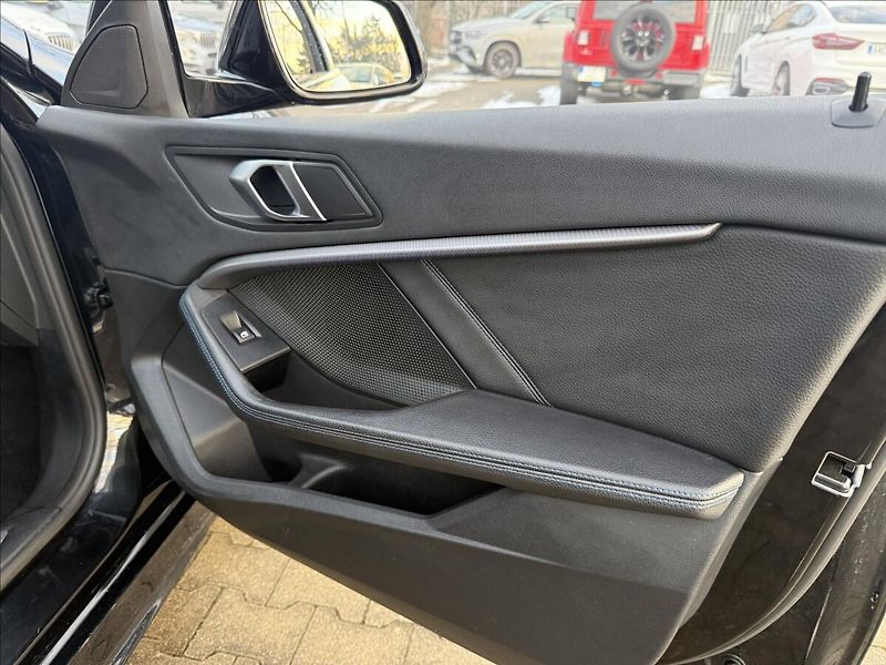 BMW Řada 1 M135i - fotka 12 z 23