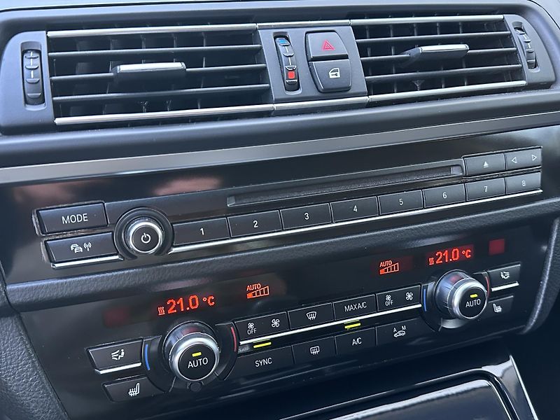 BMW Řada 5 520d Touring A/T - fotka 16 z 19