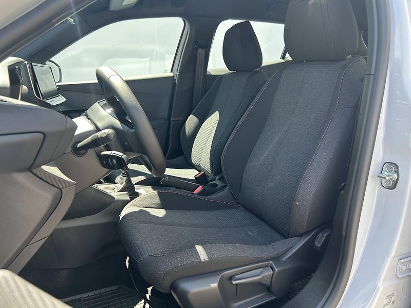 Peugeot 2008 (2026) STYLE S&S MAN6 1.2 PureTech - fotka 7 z 10