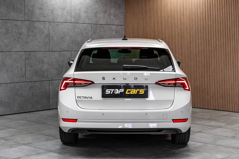 Škoda Octavia 2.0 TDI DSG*STYLE*KAMERA*KESSY - fotka 5 z 41