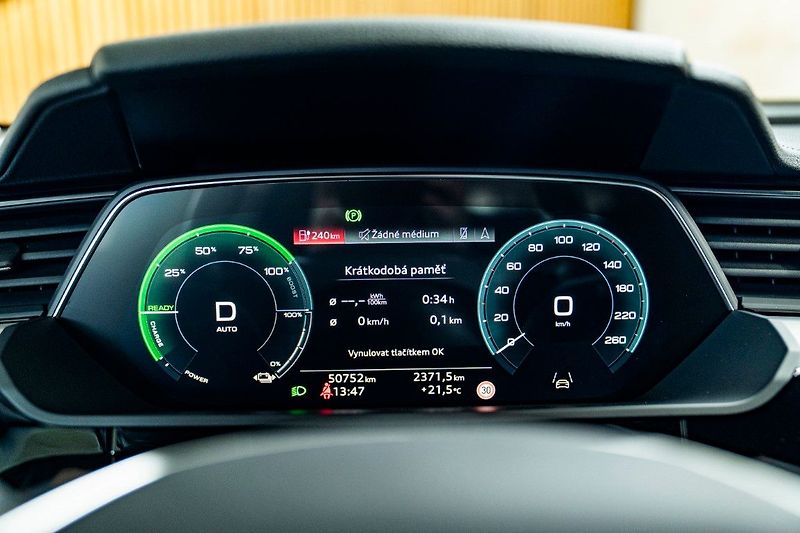 Audi e-tron 55 300kW Matrix Tažné ZÁRUKA - fotka 33 z 37